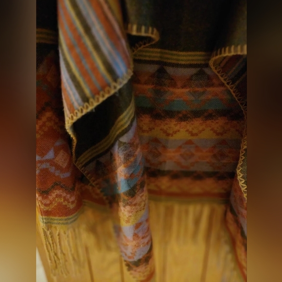 Tribal Poncho/Vest With Pockets - Picture 5 of 11